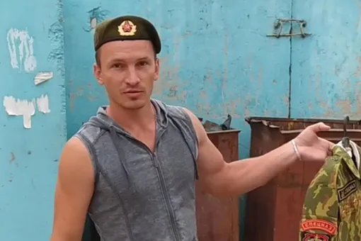 «Я давал присягу своему народу»: в соцсетях появились видео, на которых называющие себя экс-спецназовцами белорусы избавляются от служебной формы