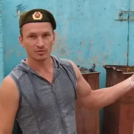 «Я давал присягу своему народу»: в соцсетях появились видео, на которых называющие себя экс-спецназовцами белорусы избавляются от служебной формы