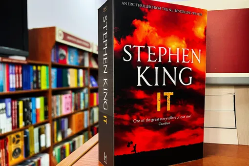 Роман Стивена Кинга «Оно» снимают с продажи в России