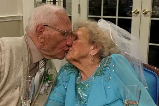 В Огайо поженилась пожилая пара. Каждому из молодоженов больше 100 лет