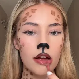 Песня Nkeeei «Гламур» завирусилась в англоязычном TikTok. В разных странах уже появились локальные мемы с этим треком