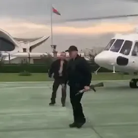 Лукашенко с вертолета посмотрел на протестующих и назвал их крысами. Пока в Минске шли протесты, он позировал с автоматом