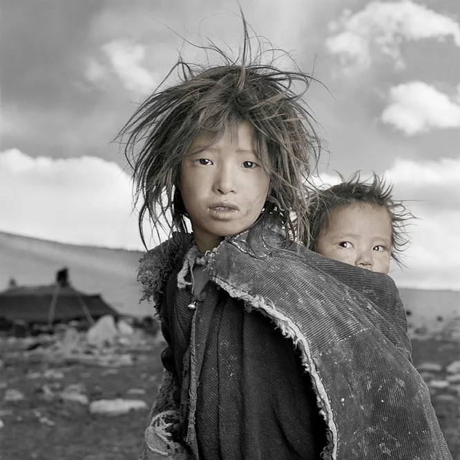 Джигме, 8 лет и Сонам, 18 месяцев. Ладак, Тибет.