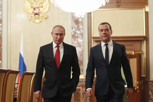 «Путин разыграл шахматную партию»: что говорят эксперты об отставке правительства и изменениях в Конституцию, предложенных президентом