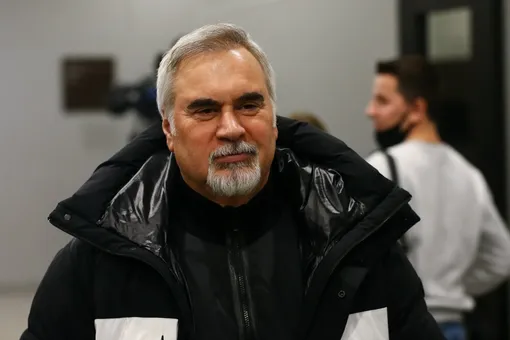 «Я не хочу никого ненавидеть». Валерий Меладзе ответил на призывы лишить его гражданства России из-за фразы «Героям слава» «Я не хочу никого ненавидеть». Валерий Меладзе ответил на призывы лишить его гражданства России из-за фразы «Героям слава»