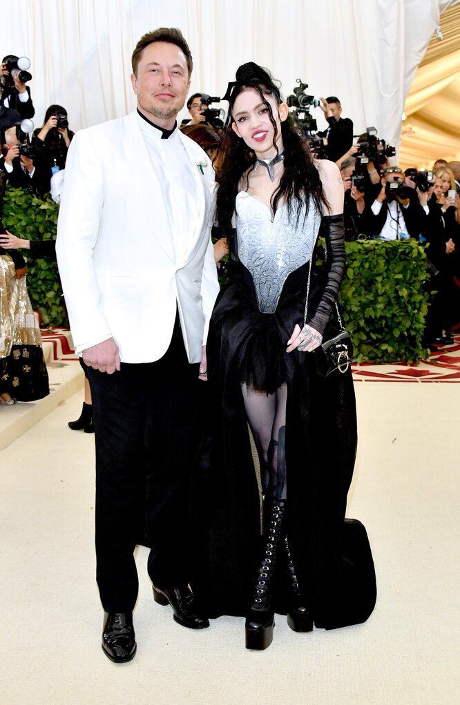 Илон Маск и Граймс на Met Gala 2018 Илон Маск и Граймс на Met Gala 2018