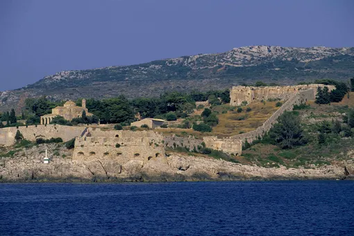 Крепость Ниокастро
