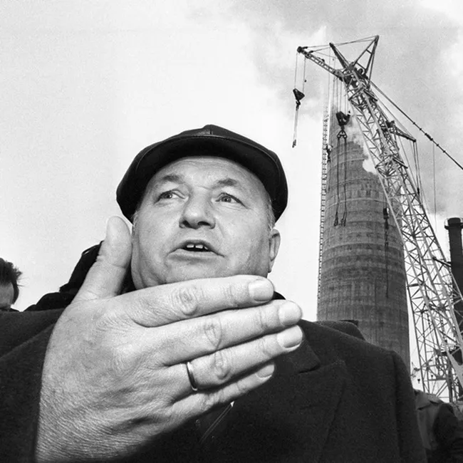 Анкета Юрия Лужкова, заполненная им собственноручно