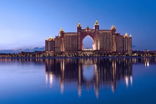 Направление — Арабские Эмираты: чем примечателен отель Atlatnis The Palm в Дубае