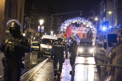 Возле рождественской ярмарки в Страсбурге произошла стрельба. Погибли три человека