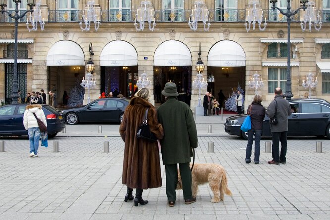 Вооруженные грабители вынесли из отеля Ritz в Париже украшения на 4 миллиона евро