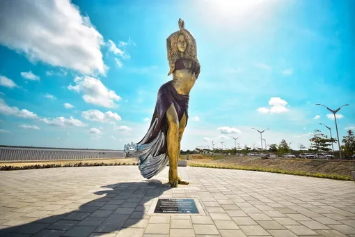 В родном городе Шакиры установили памятник в ее честь