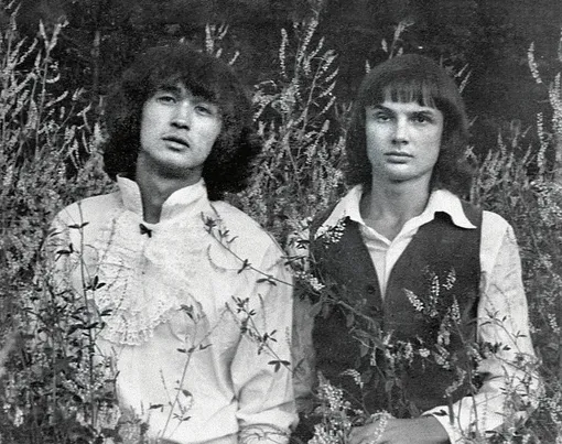Фотосессия Алексея Рыбина и Виктора Цоя для альбома 45, 1982 Фотосессия Алексея Рыбина и Виктора Цоя для альбома 45, 1982