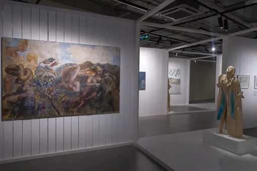 Открылась выставка Бориса Свешникова, Павла Пепперштейна и Алексея Панькина «Сон смешного человека» Открылась выставка Бориса Свешникова, Павла Пепперштейна и Алексея Панькина «Сон смешного человека»