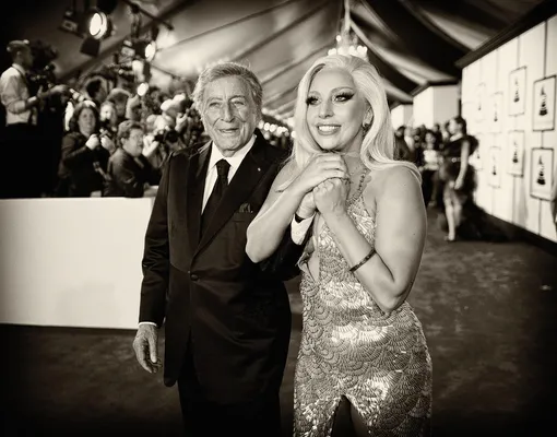 Тони и Леди Гага на 57-й церемонии награждения премии «Грэмми», 8 февраля 2016 года