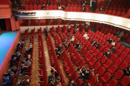 В России за сутки умерло рекордное число зараженных коронавирусом: 613 человек В России за сутки умерло рекордное число зараженных коронавирусом: 613 человек