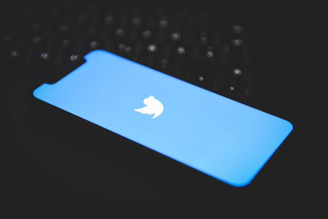 Twitter заблокировал аккаунты, пароли к которым сменялись в последний месяц. Это связано с хакерской атакой