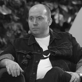 Интервью: Сергей Бурунов — о работе над «Однажды в Голливуде», «Полицейском с Рублевки» и популярности (видео) Интервью: Сергей Бурунов — о работе над «Однажды в Голливуде», «Полицейском с Рублевки» и популярности (видео)
