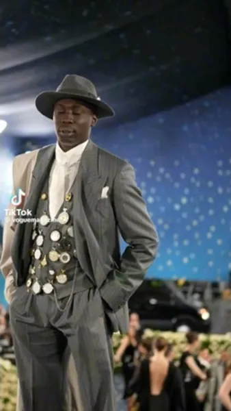 Смотреть Смотреть