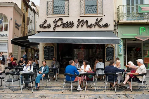 В Нью-Йорке набирает популярность новый тип свиданий вслепую, когда участники реально завязывают себе глаза В Нью-Йорке набирает популярность новый тип свиданий вслепую, когда участники реально завязывают себе глаза