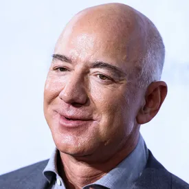 Основатель Amazon Джефф Безос вернул себе звание самого богатого человека в мире, обогнав Илона Маска Основатель Amazon Джефф Безос вернул себе звание самого богатого человека в мире, обогнав Илона Маска
