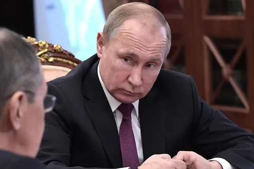 Путин объявил, что Россия приостанавливает участие в Договоре о ликвидации ракет средней и меньшей дальности