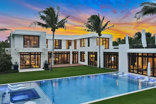Россиянин приобрел самый дорогой особняк во Флориде за $140 миллионов. Ранее землей в этом месте владели Дональд Трамп и олигарх Дмитрий Рыболовлев