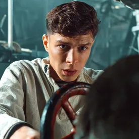 «Коммерсант»: актер Глеб Калюжный, на которого завели уголовное дело об уклонении от армии, весной отправится на срочную службу