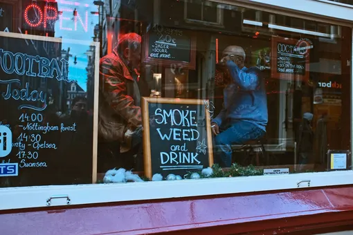 Мэр Амстердама предлагает запретить продажу марихуаны иностранным туристам