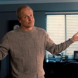 Марк Руффало спас Вуди Харрельсона от драки в баре Марк Руффало спас Вуди Харрельсона от драки в баре