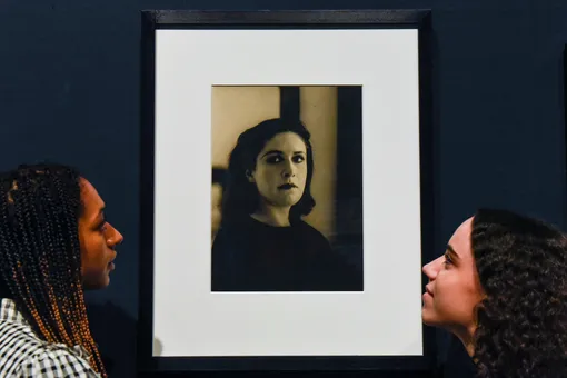 Фотопортрет Доры Маар, 1930-е, автор — Роги Андре Фотопортрет Доры Маар, 1930-е, Роги Андре