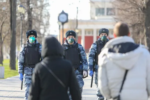 В Москве впервые за нарушение режима изоляции оштрафовали группу людей