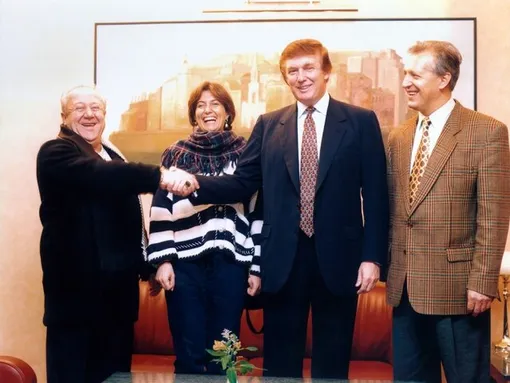 Дональд Трамп в мастерской Зураба Церетели, 1997 год Дональд Трамп в мастерской Зураба Церетели, 1997 год