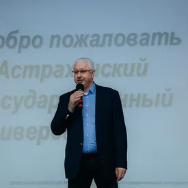 Студентов Астраханского университета отчислили за участие в митинге. Ректор заявил, что подписывал приказы «с болью в сердце» Студентов Астраханского университета отчислили за участие в митинге. Ректор заявил, что подписывал приказы «с болью в сердце»