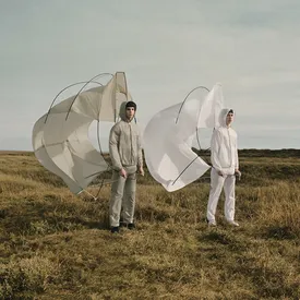 Инсталляции-парашюты и технологичный аутдор: Крейг Грин и Moncler выпустили новую совместную коллекцию Инсталляции-парашюты и технологичный аутдор: Крейг Грин и Moncler выпустили новую совместную коллекцию