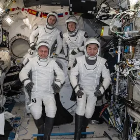 Четыре космонавта досрочно покинули МКС из-за «серьезных» проблем со здоровьем одного из членов экипажа