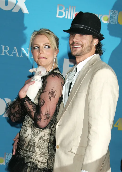 Бритни Спирс и Кевин Федерлайн в 2004 году