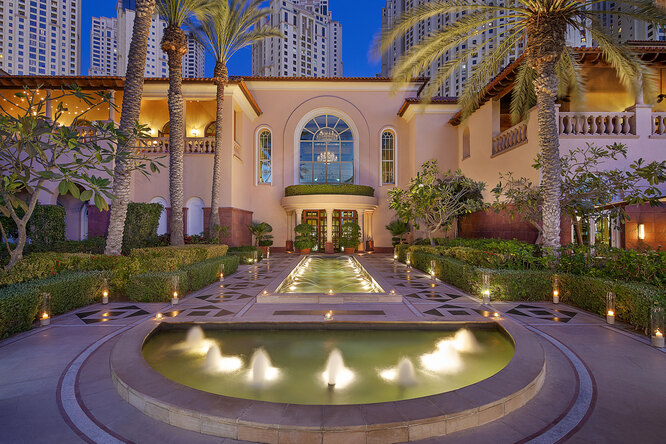 Оазис в оазисе: что ждет вас в отеле The Ritz-Carlton, Dubai Оазис в оазисе: что ждет вас в отеле The Ritz-Carlton, Dubai