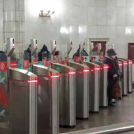 В 2021 году проезд в метро Москвы можно будет оплатить с помощью системы распознавания лиц