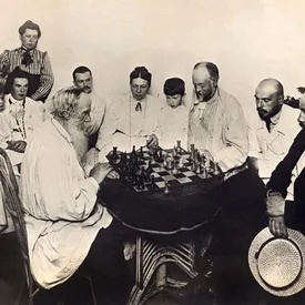 Толстой вне литературы: сапожное дело, шахматные баталии и любовь к велосипеду