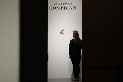Comedian на аукционе Sotheby's в Нью-Йорке Comedian на Sotheby's в Нью-Йорке