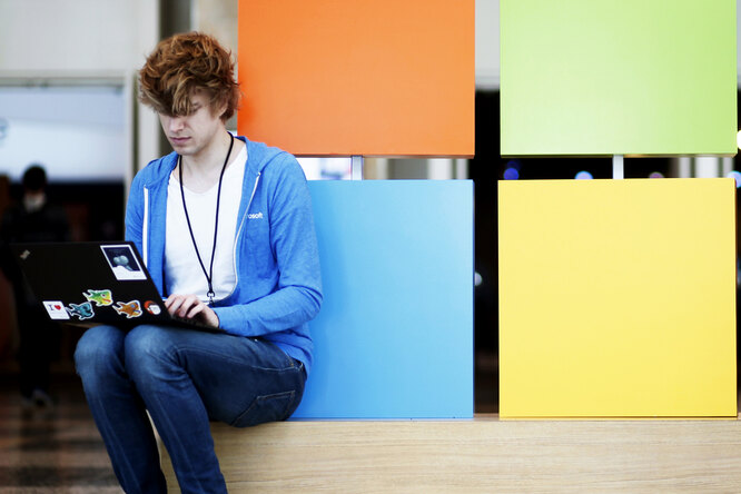 В Microsoft случился «почтовый апокалипсис»: 11 тысяч сотрудников попали в рассылку, где все отвечали всем В Microsoft случился «почтовый апокалипсис»: 11 тысяч сотрудников попали в рассылку, где все отвечали всем