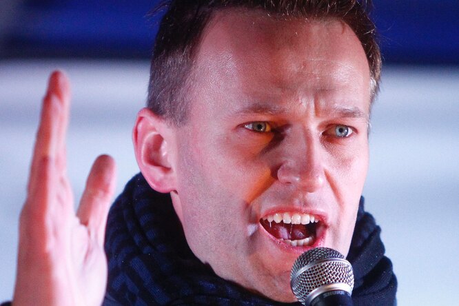 Навальному дали реальный срок — 2 года и 8 месяцев лишения свободы Навальному дали реальный срок — 2 года и 8 месяцев лишения свободы