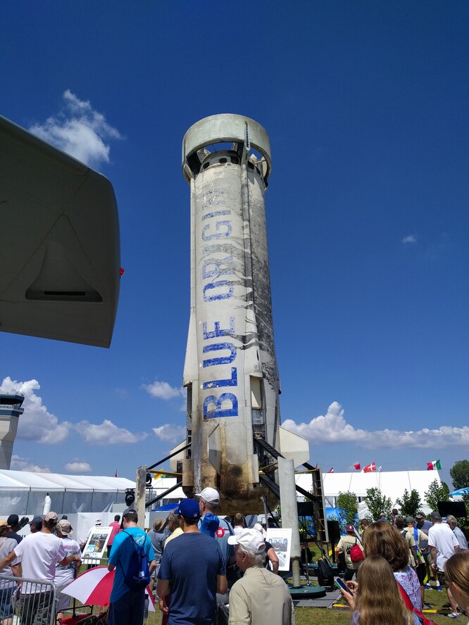 New Shepard, созданная Blue Origin, — первая в истории полностью многоразовая ракета с вертикальным взлетом и посадкой New Shepard, созданная Blue Origin, — первая в истории полностью многоразовая ракета с вертикальным взлетом и посадкой