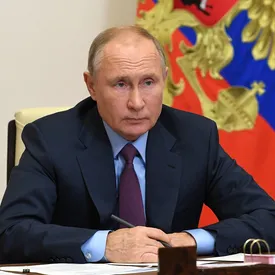 Путин поздравил Байдена с победой на выборах президента США после голосования выборщиков