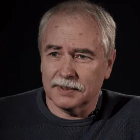 Умер Юрий Коротков — сценарист фильмов «Страна глухих», «Абориген» и «Авария — дочь мента» Умер Юрий Коротков — сценарист фильмов «Страна глухих», «Абориген» и «Авария — дочь мента»