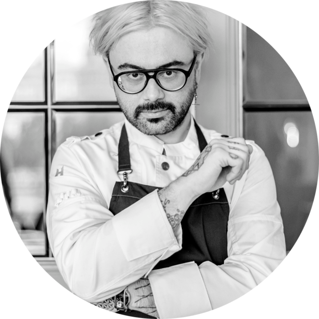 Викентьев шеф повар. Евгений викентьев белуга. Евгений викентьев алматы. Шеф евгений викентьев десерт яйцо с икрой. Евгений викентьев.