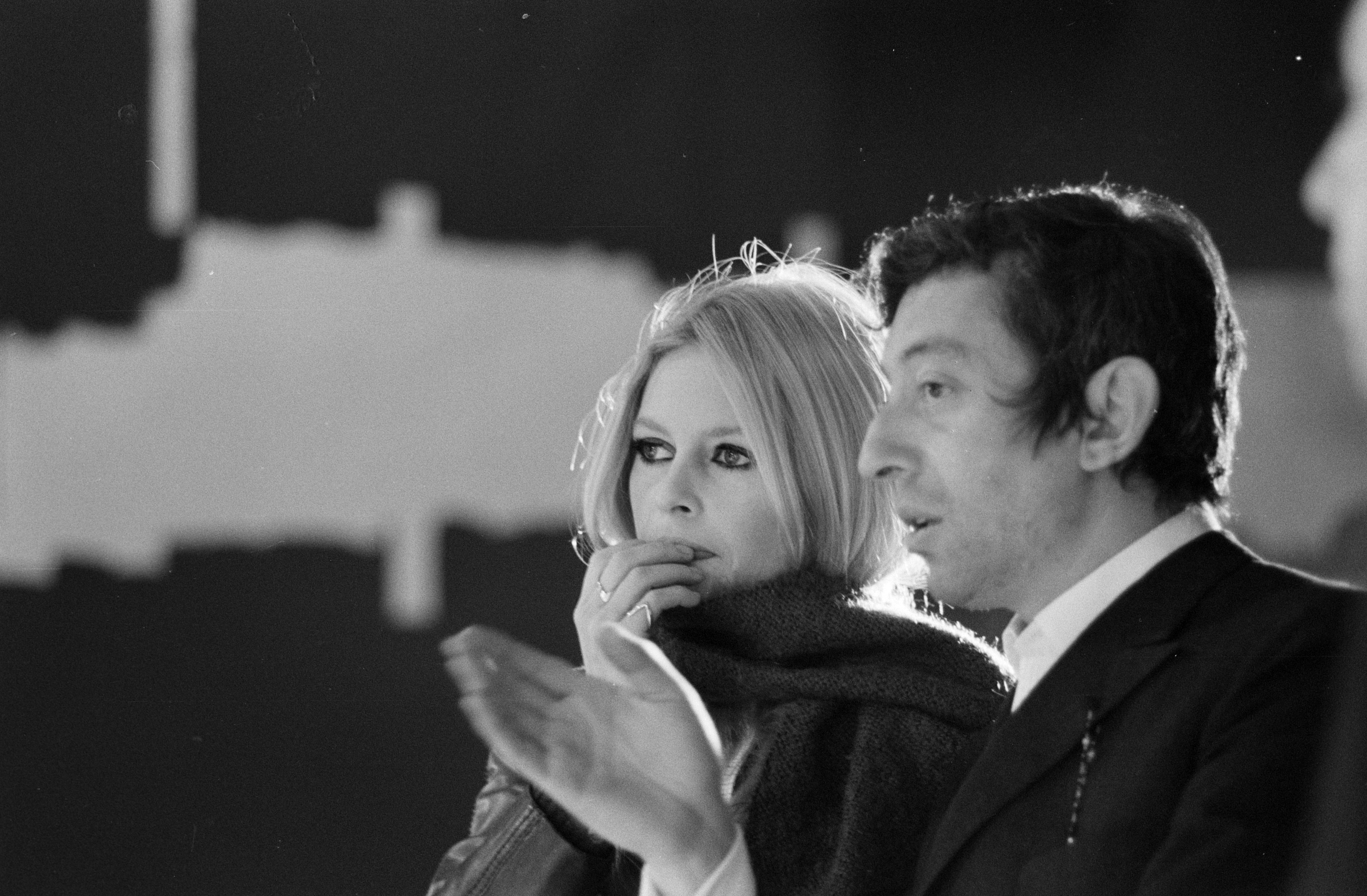 Бриджит бардо и серж гинзбург. Серж генсбур и бриджит бардо. Серж гинзбург и бриджит бордо. Бриджит бардо и гинзбург. Бриджит бардо и серж гинзбург.